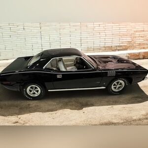 ERTL ‘71 Plymouth Cuda Phantasm 340 1:18 scale die-cast Model Car